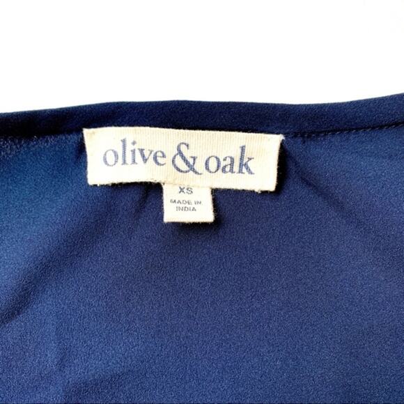 OLIVE & OAK‎ Maxi Dress Size XS Embroiedered Navy Sleeveless Slits - Picture 4 of 8